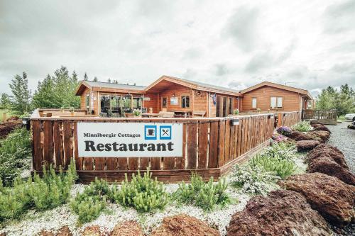 Restaurant, Minniborgir Cabins in Hveragerdi
