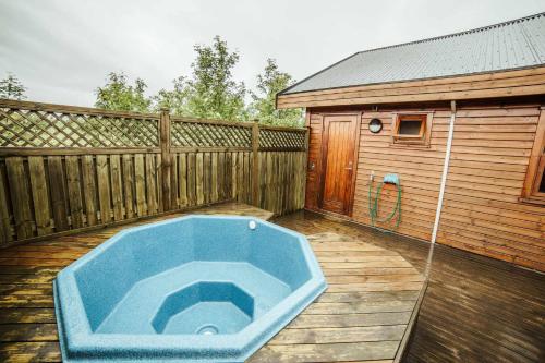Hot tub, Minniborgir Cabins in Hveragerdi