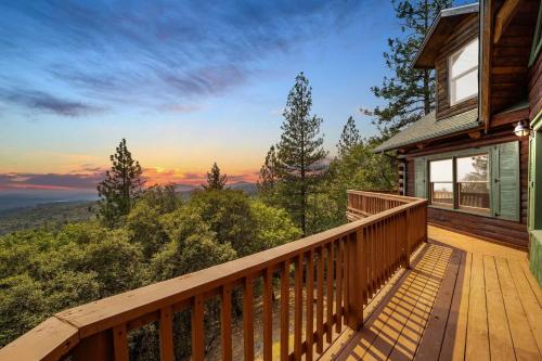 Mountain Bliss Chalet with Great Views!