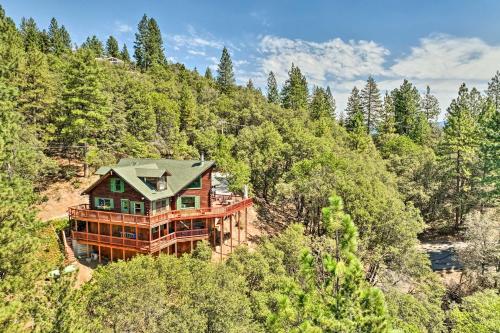 Mountain Bliss Chalet with Great Views!