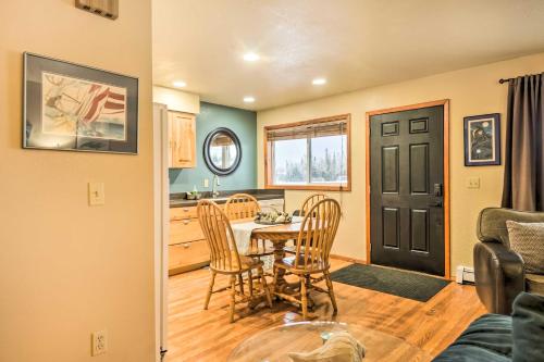 Serene Kenai Condo Less Than 4 Mi to Kenai Beach! thumb 4
