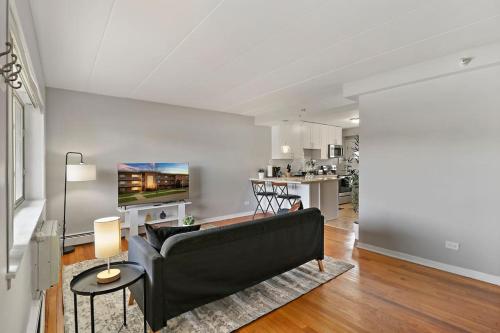 Calm & Cozy 1BR Apt in Arlington Heights - Salem 5A in อาร์ลิงตัน ไฮทส์ (IL)
