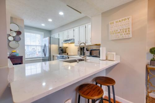 Quaint Arlington Vacation Rental with Patio! in Arlington, USA