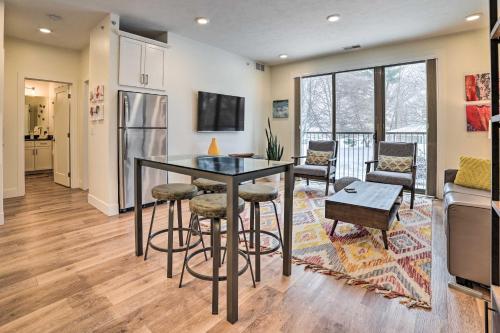 Traverse City Condo Half Mi to Front Street! in Traverse City, USA