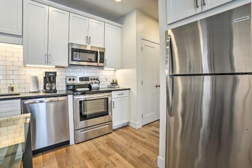 Traverse City Condo Half Mi to Front Street! in Traverse City, USA