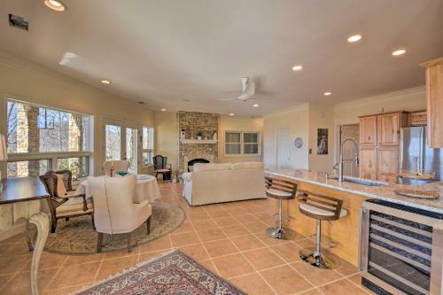 Cozy Vacation Rental Near Lake Chatuge! in Hayesville, USA