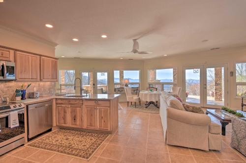 Cozy Vacation Rental Near Lake Chatuge! in Hayesville, USA