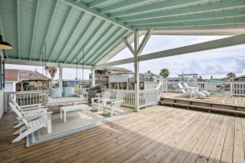 Waterfront Hitchcock Home with Spacious Deck! in Hitchcock, USA