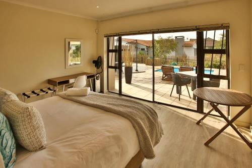 Three-Bedroom House image 10