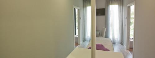 Alix Boutique - image 12