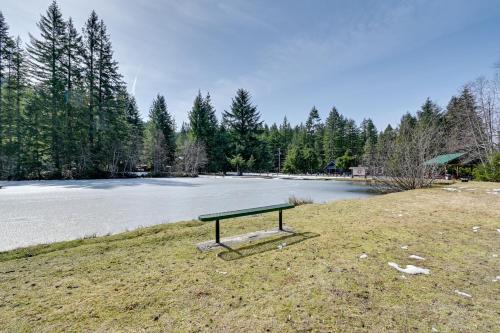 Cozy Ashford Home - 5 Mi to Rainier Natl Park!