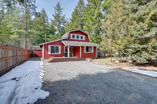 Cozy Ashford Home - 5 Mi to Rainier Natl Park!