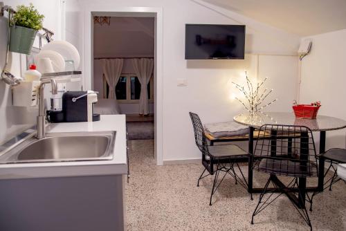 Jonexh Apartments, Tirana (photo 6)