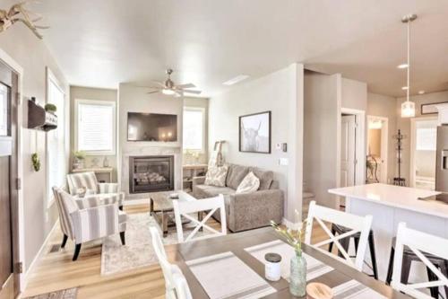 . NEW! Cozy & Modern Spearfish Home Near Downtown!
