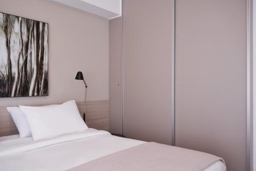 Parthenon Apartment - image 7