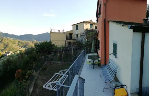  Victor house 011017-LT-0824 with private parking in Levanto