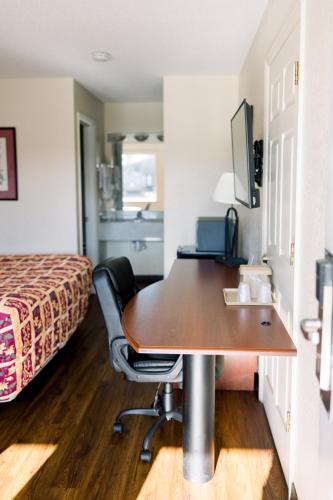 Exclusive Quarters – Cleveland, TN