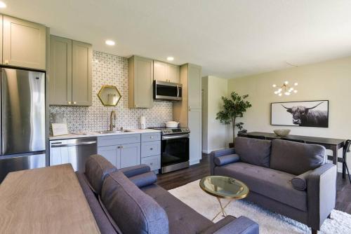 Sparkling Designer 3 bed Suite by Taneycomo, Branson