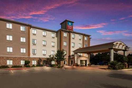 SureStay Plus Hotel by Best Western Near SeaWorld San Antonio