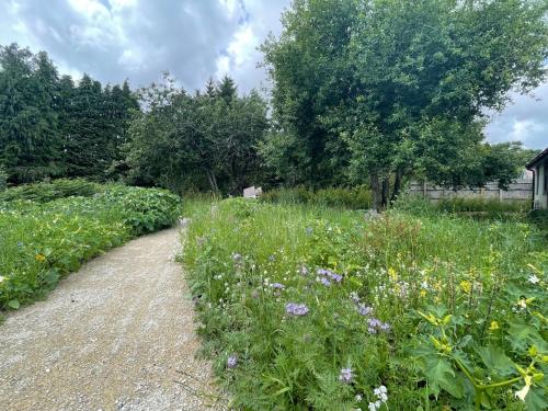 The Bearded Goat Den - A rural retreat at this modern holiday cottage