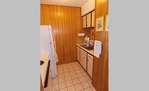 Driftwood Isle - image 2