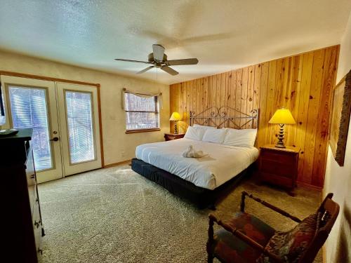 C13 - Forest View two bedroom, two bath Harbor North luxury loft cottage with private hot tub o Lake on Ouachita, Mount Ida (foto 6)