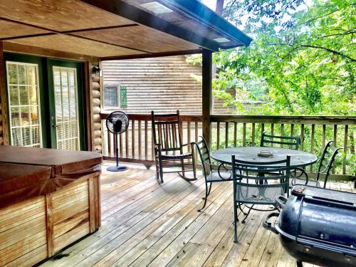 C13 - Forest View two bedroom, two bath Harbor North luxury loft cottage with private hot tub o Lake on Ouachita, Mount Ida (foto 10)