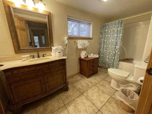 C3 - Mountain Harbor Lodge cottage on Lake Ouachita, Mount Ida (photo 11)