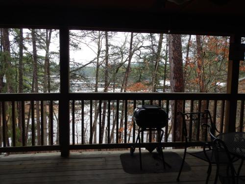 C20, Three bedroom, three bath log-sided, luxury Harbor North cottage with hot tub cottage, Mount Ida (zdjęcie 3)