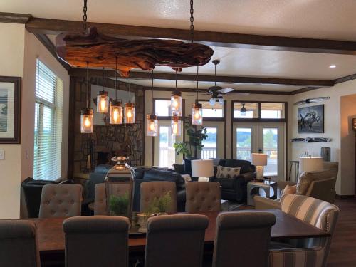 C25, Four bedroom, 4 1 2 bath luxury log-sided cottage with hot tub cottage, Mount Ida (foto 8)