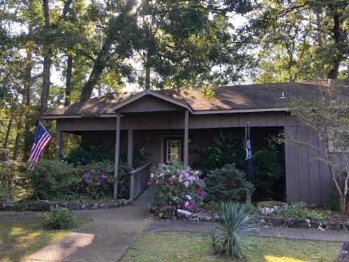 C5 - Mountain Harbor Forest View Lodge cottage, Mount Ida