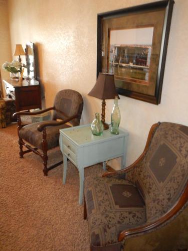 C24, Three bedroom, three bath log-sided, luxury Harbor North cottage with hot tub cottage, Mount Ida (photo 10)