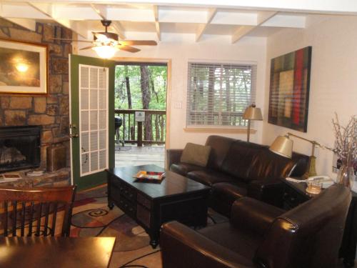 C6 - Mountain Harbor Forest View Lodge cottage, Mount Ida