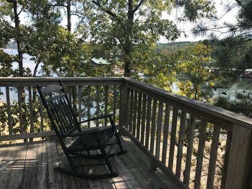 C11 - Lake view two bedroom, two bath Harbor North luxuryloft cottage with private hot tub overlooking Lake Ouachita, Mount Ida (fotografie 8)