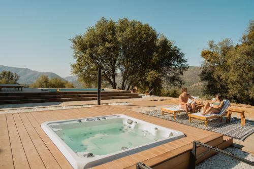 Nas proximidades, Boho chic oasis by Casa Oso with pool, spa and views in Ahwahnee (CA)