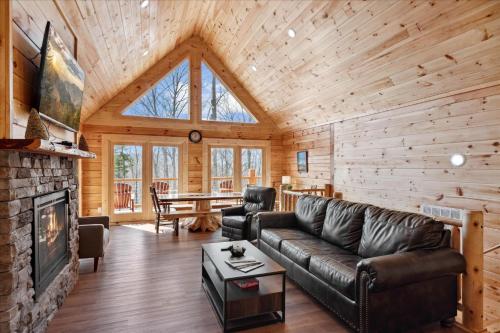 Above the Summit cabin in Sevierville, USA