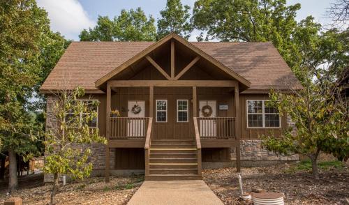 Magnolia Moon Cabin