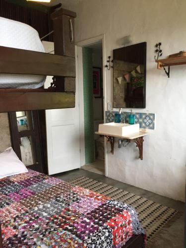 Twin Room with Private Bathroom image 10