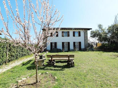 Holiday Home Montemarzino near Serravalle gîte à louer Berzano di Tortona
