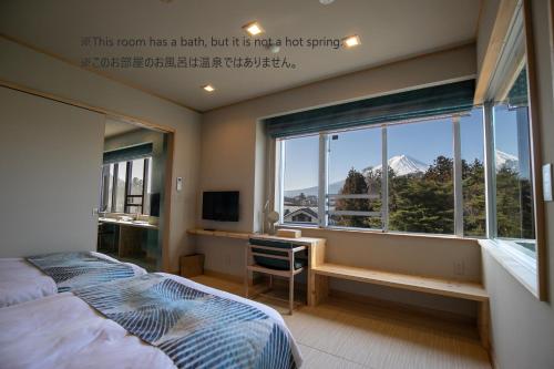 View bath Suite with Tatami Area and Mt. Fuji View - Non-Smoking