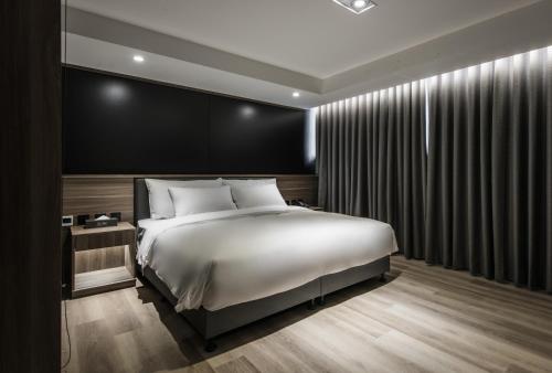 440870400 Autumn Willow Hotel