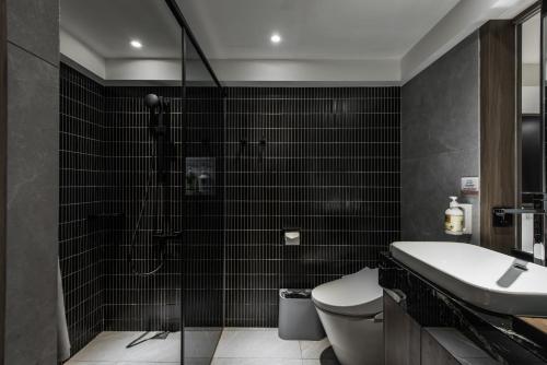 440870408 Autumn Willow Hotel