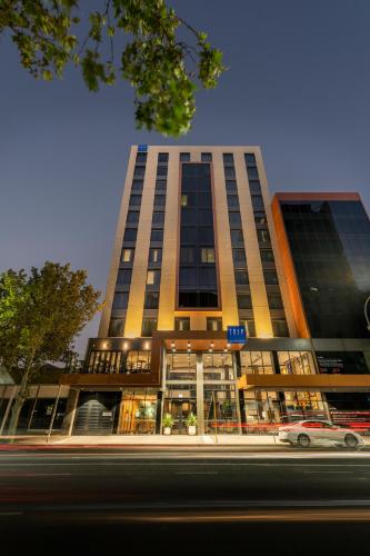 TRYP by Wyndham Pulteney Street Adelaide