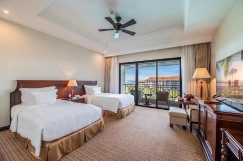 Deluxe Ocean View Twin Bed - Safari Park Access