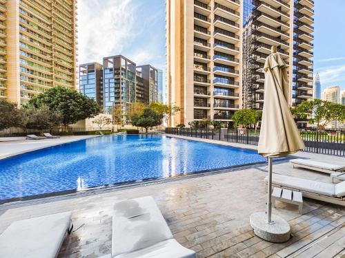 Classy 2BR in Boulevard Crescent - Downtown Dubai, Dubái (foto 3)