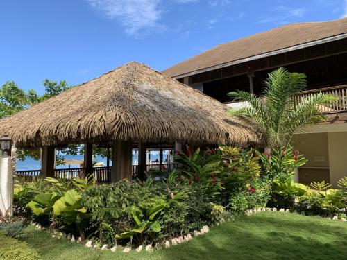 Family Comfort in Jamaica - Enjoy 7 miles of White Sand Beach! villa