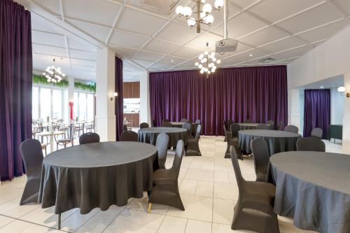 宴会厅, Ramada by Wyndham Hamilton City Center in 汉米尔顿