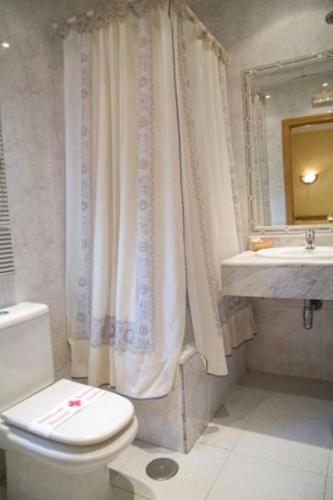 Hostal Colon - image 6