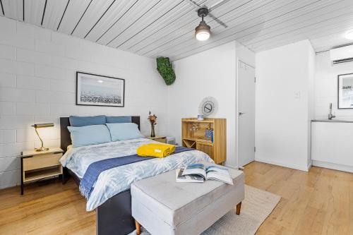 Tugun Hideaway - 1 bed, 1 bath private guesthouse