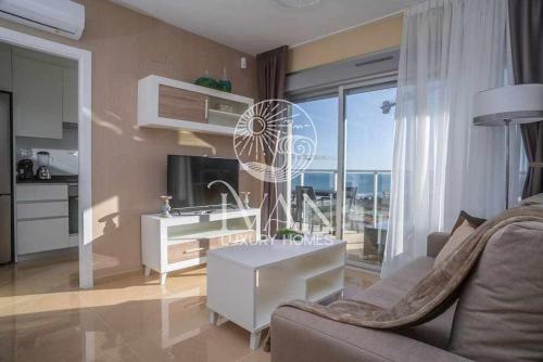 Casa JuricaIván Luxury Homes 9ªPtaSur 1ªLínea
